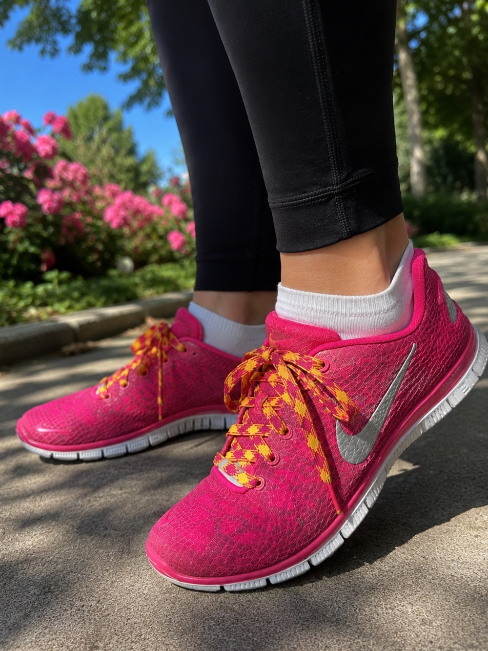 Nike Free 5.0 Women’s Running Shoes Pink/Hot Punch with Yellow Pattern Laces 7